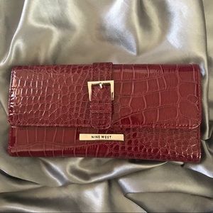 🛍 Nine West Red Snakeskin Wallet